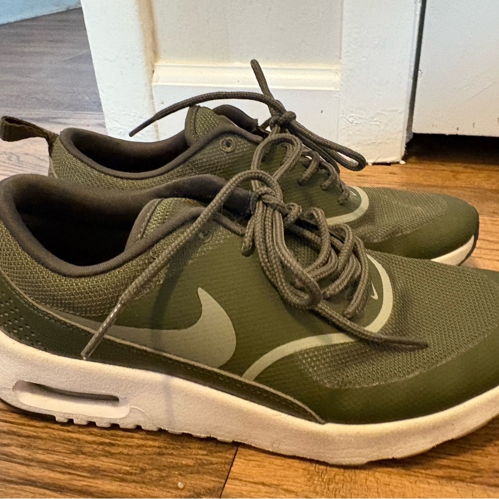 Nike Men's Forest Green Sneakers